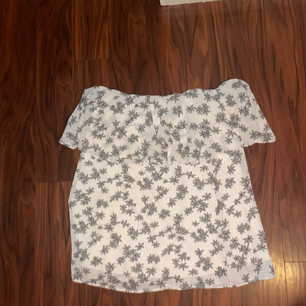 𝅺off The Shoulder Floral Boutique Top